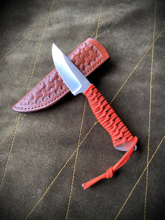 EDC Hunter with p-cord wrap handle