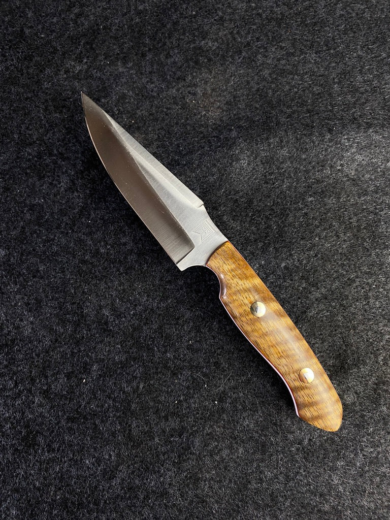 stainless hunter in curly mango