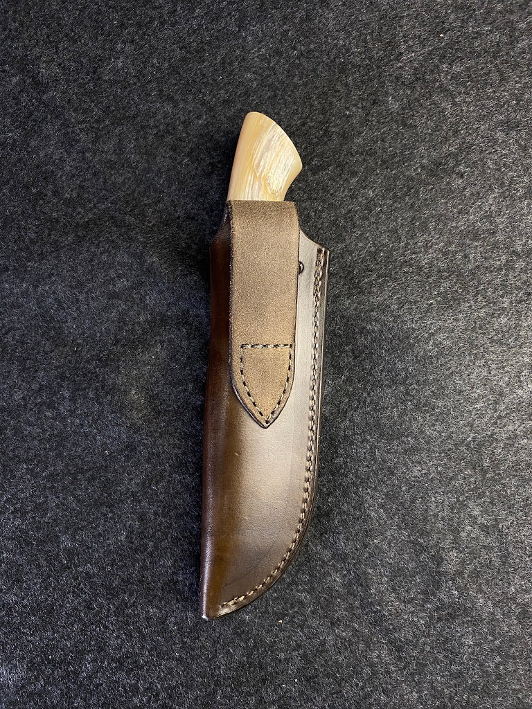 Drop point hunter with bighorn sheep