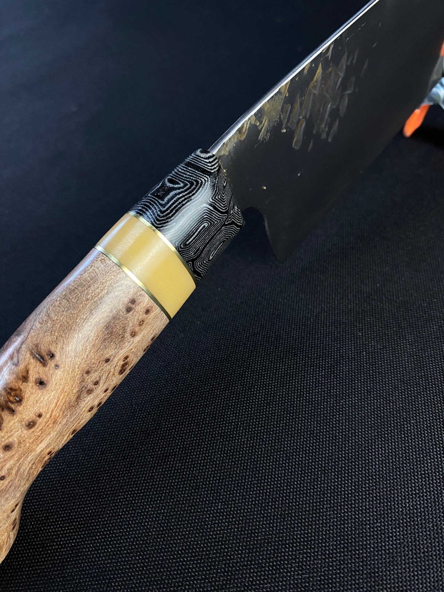 Spicy white chef with maple Burl