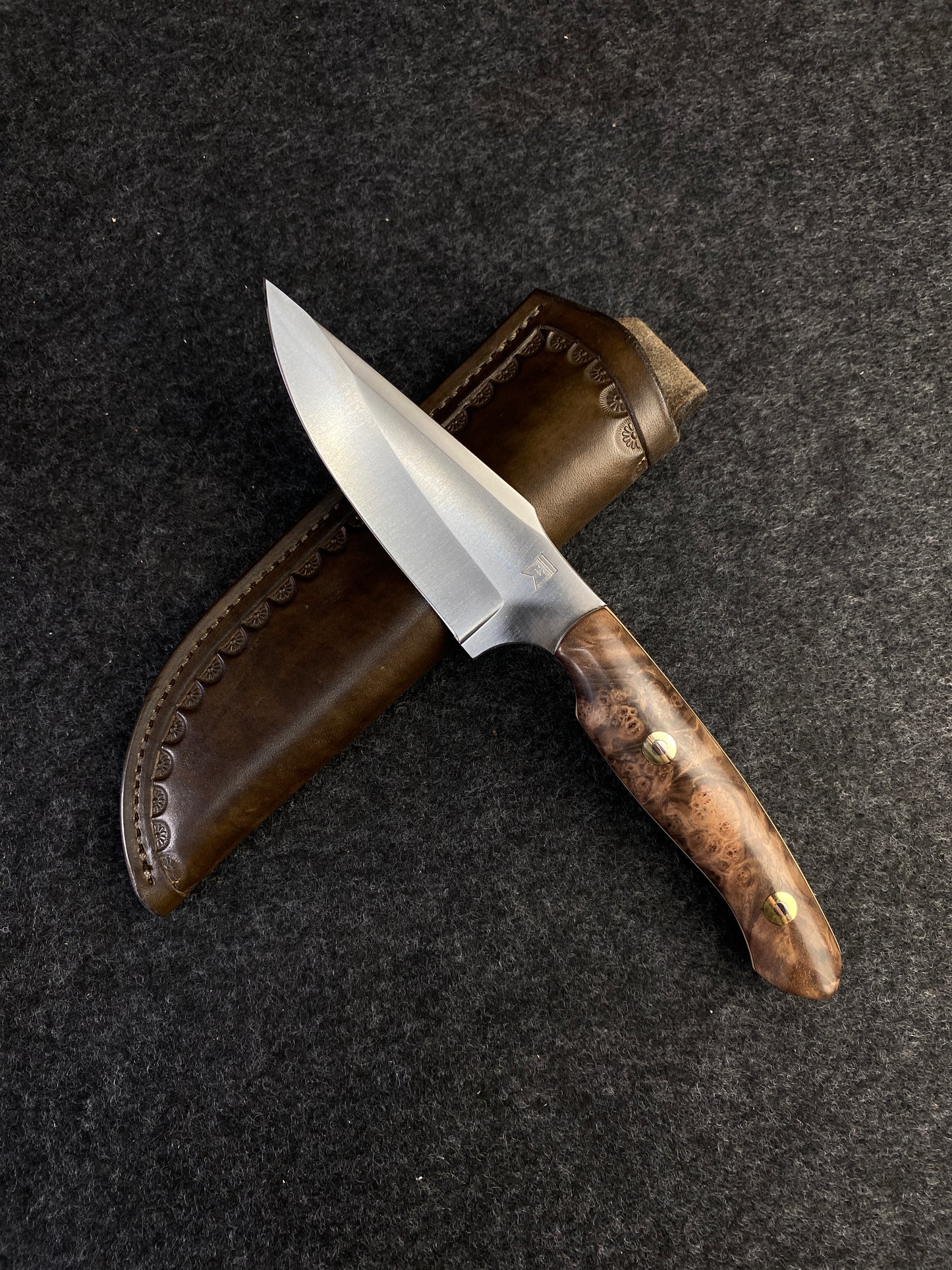 Stainless hunter in turkish walnut burl